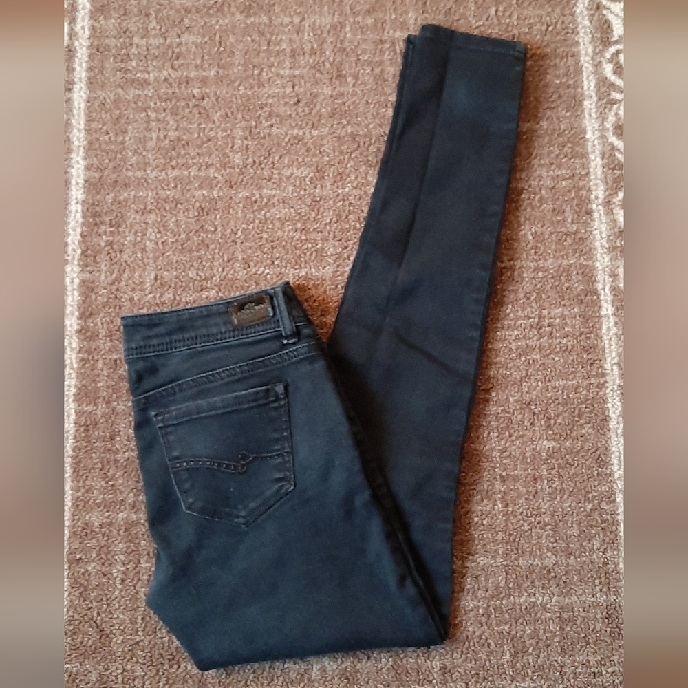 * Almost Famous Womens Jeans